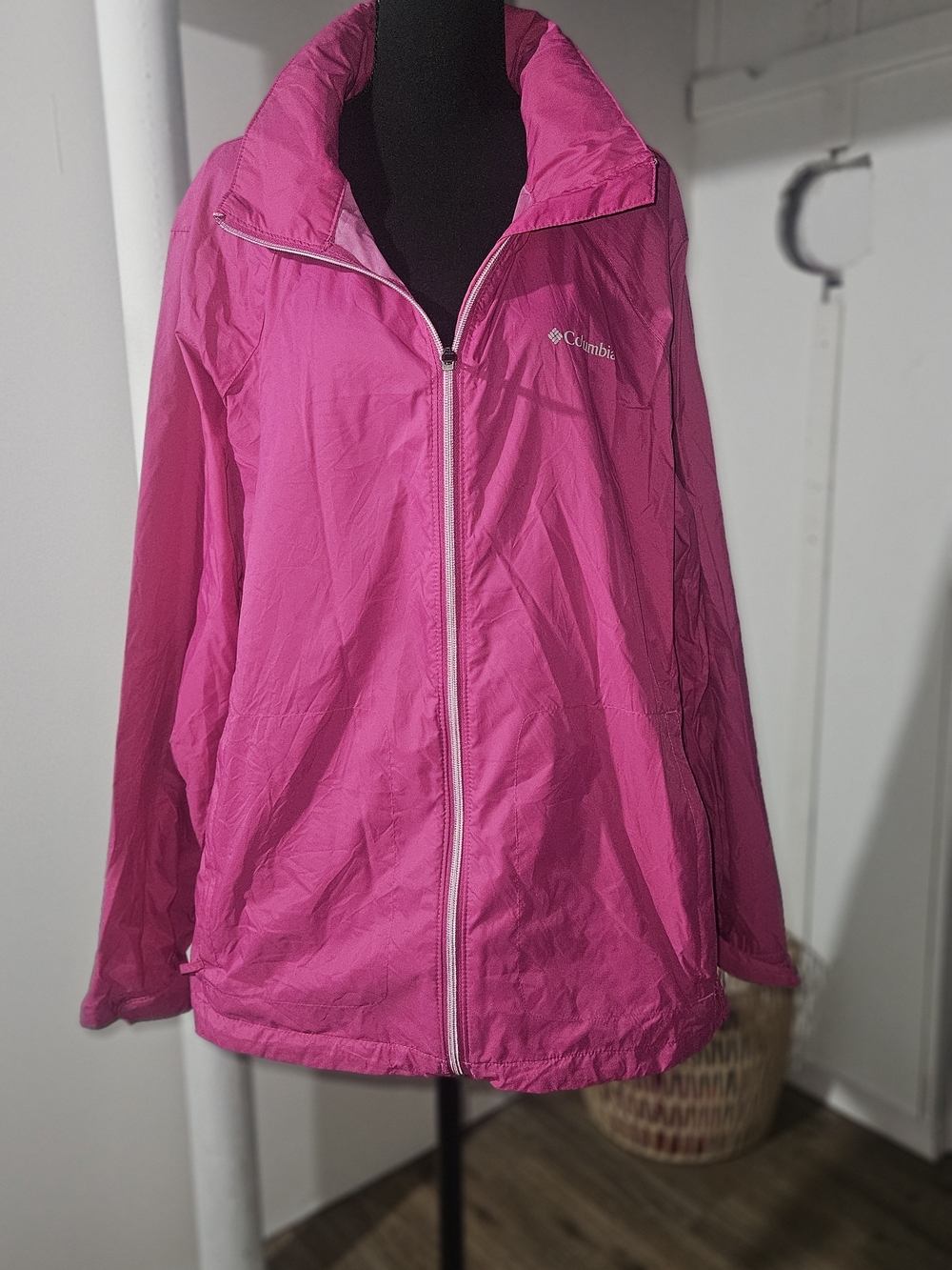 Columbia Women's Hot Pink Zip-Up Lightweight Windbreaker Jacket With Hood